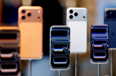 防止OpenAI挖角 苹果罕见向iPhone硬件设计师发奖金