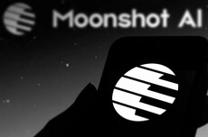 月之暗面杨植麟：大模型训练进入第三个阶段 今年起AI研发会逐渐加速