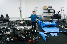 耗时超7个小时！雷军直播拆成零部件的新SU7已装好