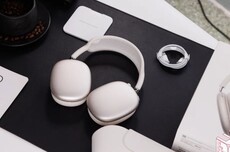 iFixit拆解苹果AirPods Max 2耳机,胶水仍是维修“最大敌人”