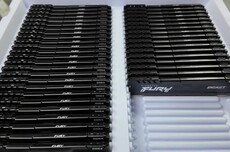 内存价格突然崩了？商家直呼不敢接：一盒亏5000块