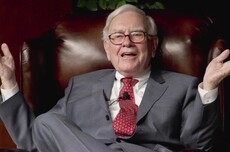 巴菲特感慨“苹果卖早了”称当前市场跌幅不足以让他激动