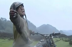 张雪为理想主义点火，张雪峰为现实主义扫灰