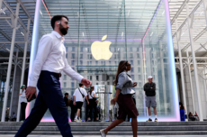 车库起家到4万亿帝国：苹果迎50岁生日，急需打破AI困局