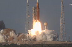 一拖再拖后，阿尔忒弥斯2号今晨终成功发射，人类时隔54年再度奔月