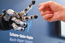 70年来，人工智能已经进化到了→