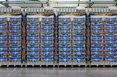 美国AI数据中心建设遭遇“电力危机”:一半项目延期,变压器等5年