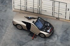 特斯拉Cybercab机舱曝光：无前备箱，超大储液罐保障自动驾驶安全