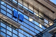 国产AI大模型GLM-5.1登顶开源第一：可独立编程8小时