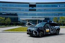 小鹏与福耀联合发布AI调光隐私玻璃 首发搭载小鹏GX 已实现量产交付