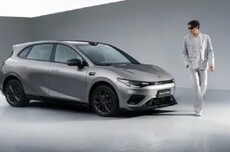 零跑Lafa5 Ultra正式亮相，专属运动套件，将于4月上市