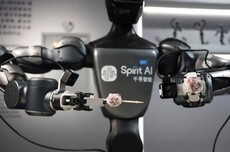 雷军、马云罕见联手！千寻智能30天累计融资30亿