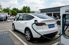 专家称超充闪充是在安全边界游走：需要特别注意