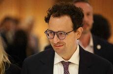 Anthropic称公司倡导开放文化,员工可直接在线挑战CEO阿莫代伊