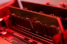 戴尔CEO预警：2028年AI内存需求将激增625倍 供应短缺难解