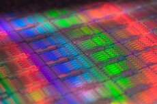 美拟禁止向中国出口DUV光刻机：禁止中芯国际、长江长鑫等使用