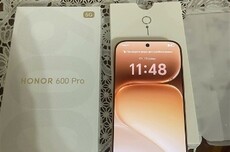 荣耀600 Pro国际版真机亮相:横向Deco+橙色机身 果味十足