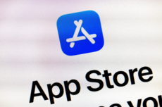 苹果App Store今年Q1应用提交同比激增84%，分析称受氛围编程推动