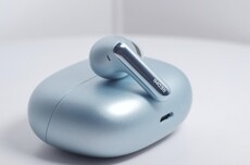 REDMI Buds 8官宣：升级立式耳机盒 电量一眼识别