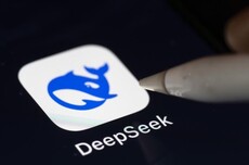 DeepSeek被曝融资20亿…可幻方一年就挣50亿啊？