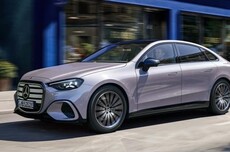 不同于CLA，最低配奔驰纯电C级中控台也有“三块大屏”