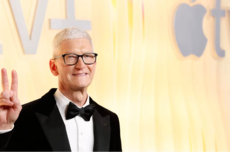 外媒热议库克卸任苹果CEO：功在万亿市值，憾在创新不足