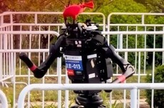 宇树H1打破人类1500米世界纪录