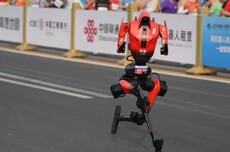 去年还“掉脑袋”，今年直接封神