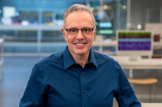 苹果新CEO面临人才流失重大考验 芯片高管为何能成二号人物？