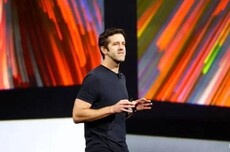 苹果新CEO召开员工大会：要造AI硬件、要留顶级人才，还要改变世界