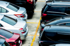 近70款车集体降价：新能源均降3.8万 车企赔本赚吆喝已成常态