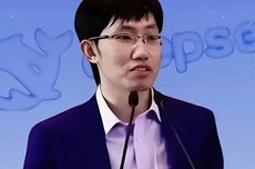 DeepSeek V4背后，梁文锋的转身