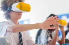 伦敦部分学校试行VR技术，用头显缓解学生考前压力、学习困难