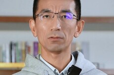 沉寂半年露面！东方甄选前CEO孙东旭离职后首播：准备走出来了