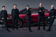 雷军介绍YU7 GT核心管理团队：去年初实施项目管理“铁三角”制度