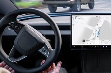 多名特斯拉前员工坦言不信赖FSD，更有人称“给钱我都不坐Robotaxi”