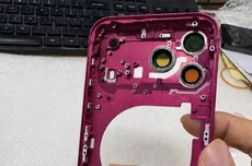 苹果iPhone 18 Pro Max机身亮相：实锤浅蓝、深红新配色