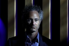 Palantir CEO卡普抨击“词元刷满”风潮：滥用AI如同沉迷色情