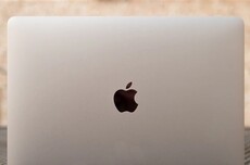 苹果首款触屏笔记本!MacBook Ultra加入触控屏:乔布斯曾坚决反对