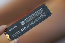 中国存储比巨头便宜不存在的!Q1全球DRAM、NAND销售额:长鑫、长存杀入前五