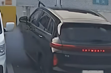 充电真不能坐车里！充电时突然冒起浓烟 车主下车几十秒后窜出大火