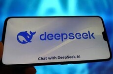 美国商务部暂缓将DeepSeek、长鑫存储等列入实体清单：中国回应