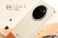荣耀推出手机行业首个免费换屏服务:X80 Pro Max率先支持