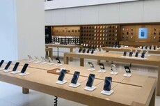 苹果多款产品二手市场同步涨价，晚买一天多花2000元