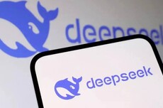 DeepSeek深夜发文：开启大规模“抢人”