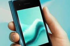 HMD Touch“混合型手机”国内入网：64MB内存、3.2英寸小屏