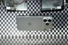 iPhone 18 Pro Max真机首次泄露：横向大矩阵镜组+全新深空灰配色