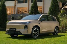 上市两年，零跑C10全球销量突破30万台