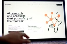 Anthropic王炸级大招！Claude首次深度嵌入团队协作实时工作流