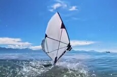 美国新型海空两栖机器鸟亮相:无需额外配件 水下1秒极速起飞